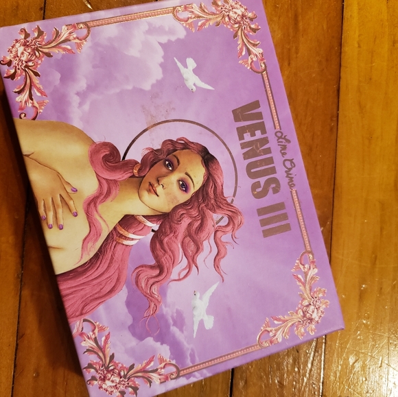 Lime Crime Venus 3 eyeshadow palette - Picture 2 of 3
